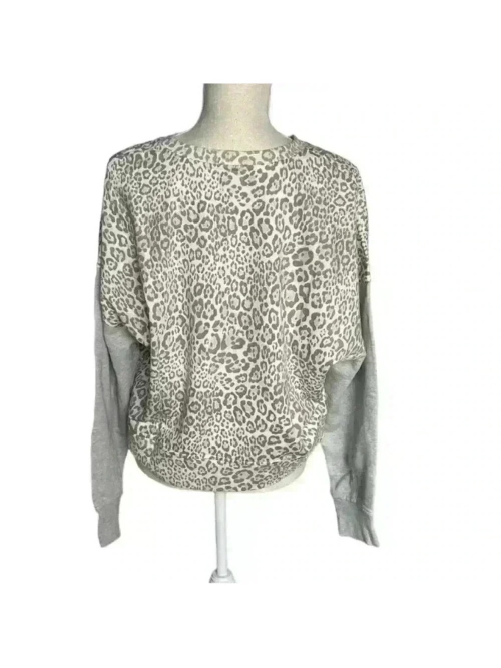 Rails Alice Leopard Print Cotton Blend Top in Mixed Grey Cheetah Size Large NWT - Picture 5 of 8